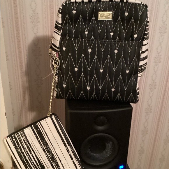 Betsy Johnson mini backpack - Picture 3 of 7